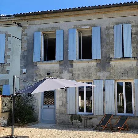 La Ausone Villa Saint-Jean-d'Angely